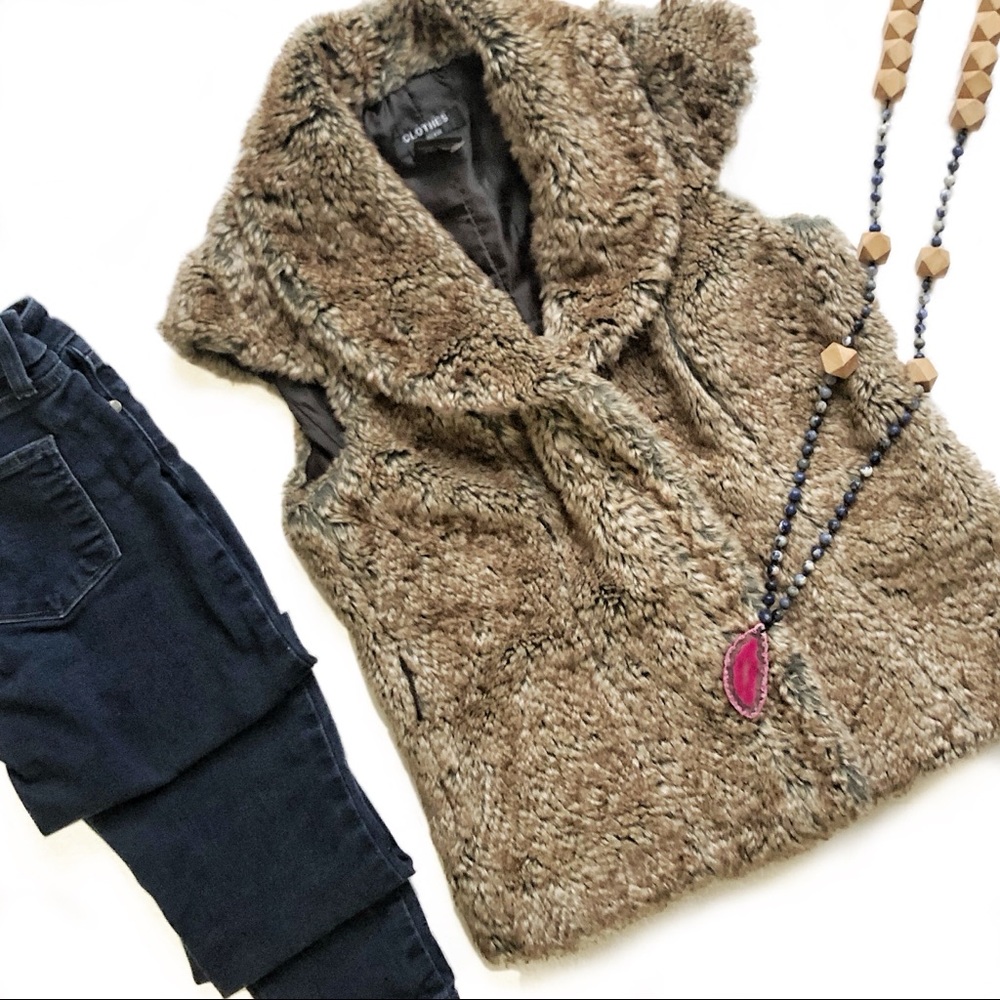 🌵50% off Vtg Revue Faux Fur Collared Winter Vest